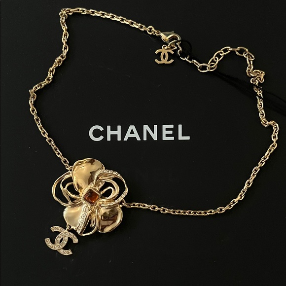 CHANEL Gold Floral Pendant Necklace
